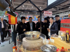 <b>市城乡一体化示范区结实开展食物平安宣传周勾</b>