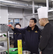 <strong>落实市场监管义务 保障新春食物平安——</strong>